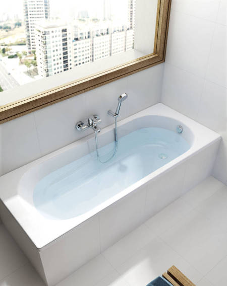 Vythos bath for families