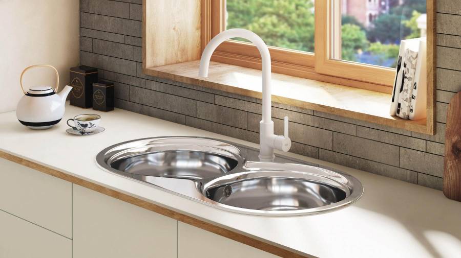 Mencia Kitchen Faucet White