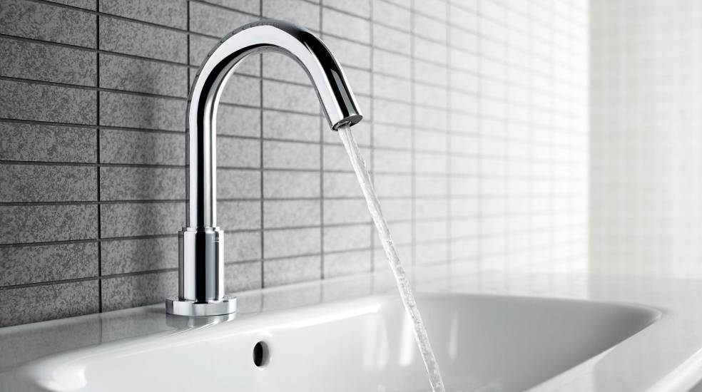 FAUCETS WITH AUTOMATIC SENSOR