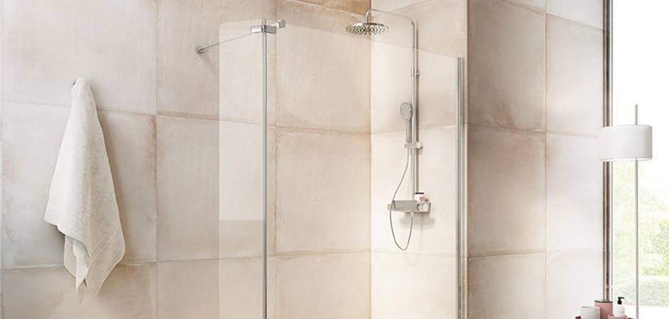 4 ENCLOSURE SOLUTIONS FOR BATHROOMS WITH SHOWER