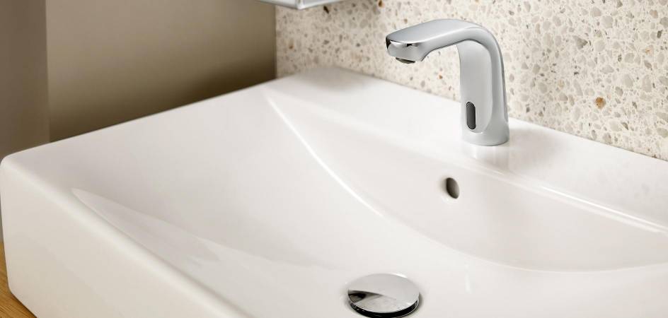 Benefits of installing a battery-powered electronic faucet  - Roca