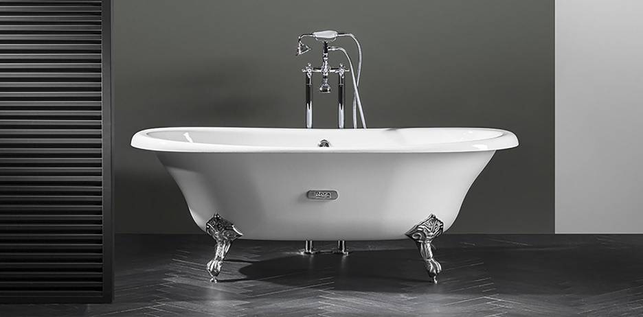 Newcast bath by Roca